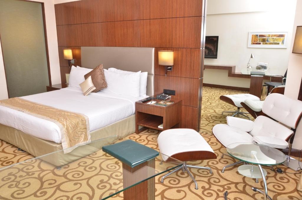 هتل کانتری این و سوئیتز بای رادیسون